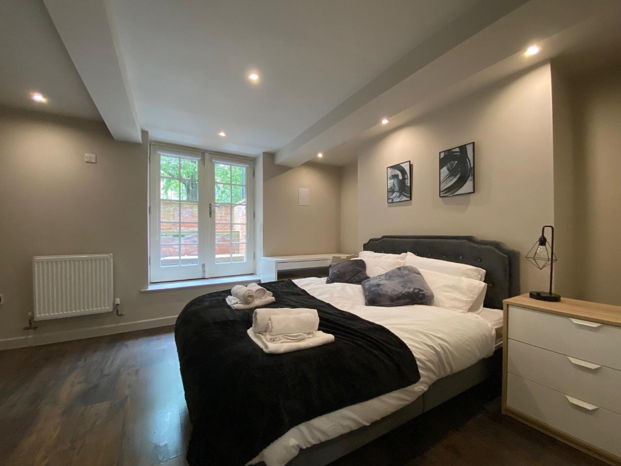 Stunning King Suite Apartment In The Heart Of Leeds City Center Exterior foto