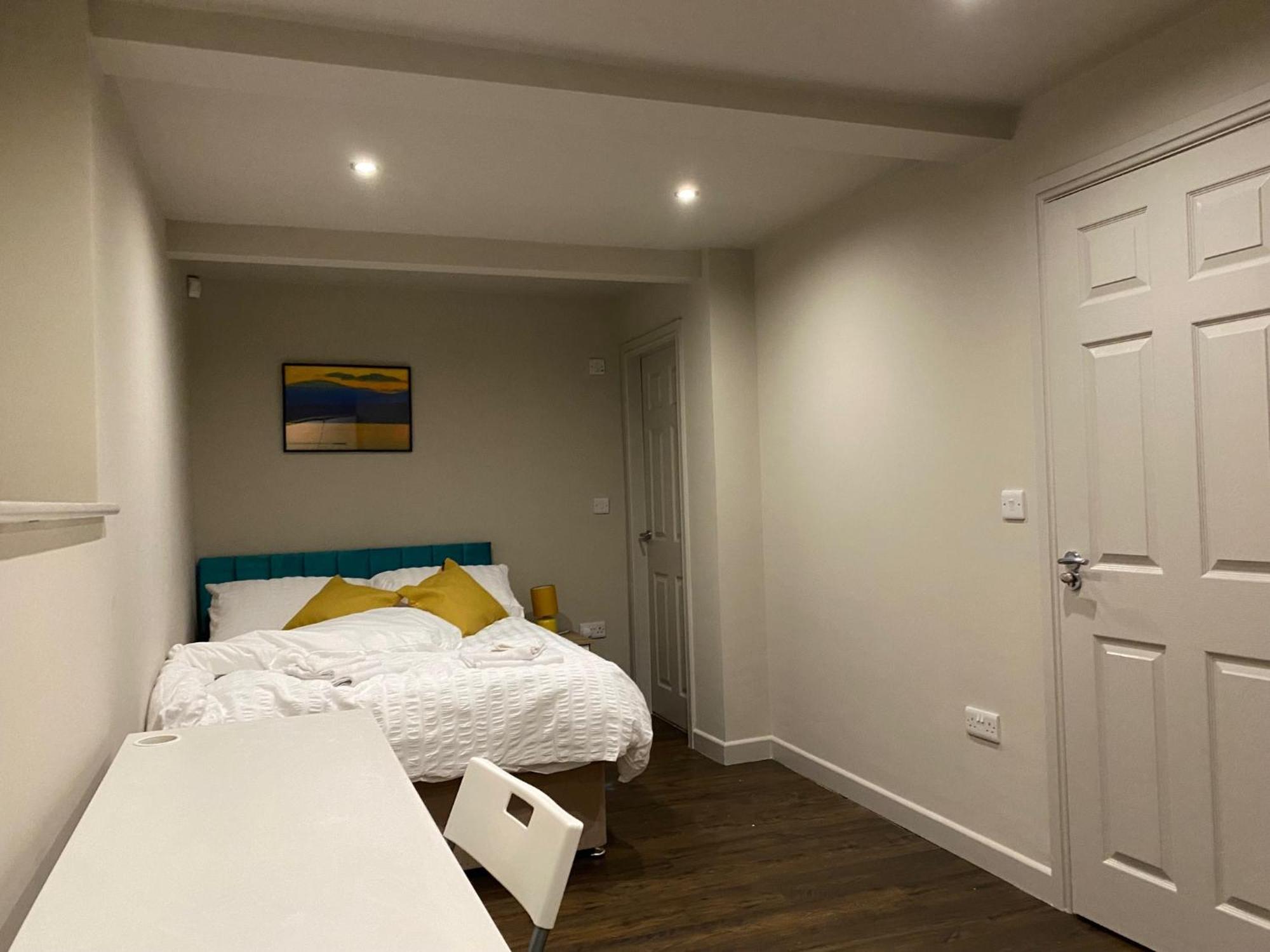 Stunning King Suite Apartment In The Heart Of Leeds City Center Exterior foto